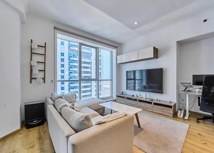 Spacious 2Br Apartment In Vibrant Dubai Marina